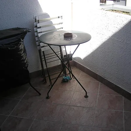 4/5 Personnes 2 étoiles