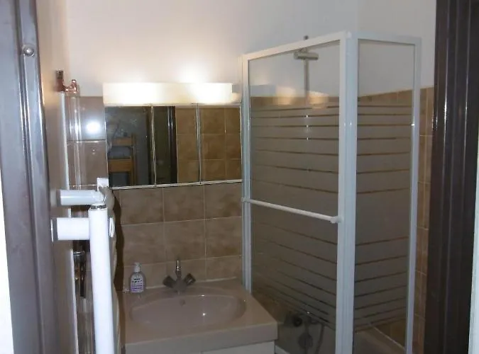 4/5 Personnes 2 Etoiles *